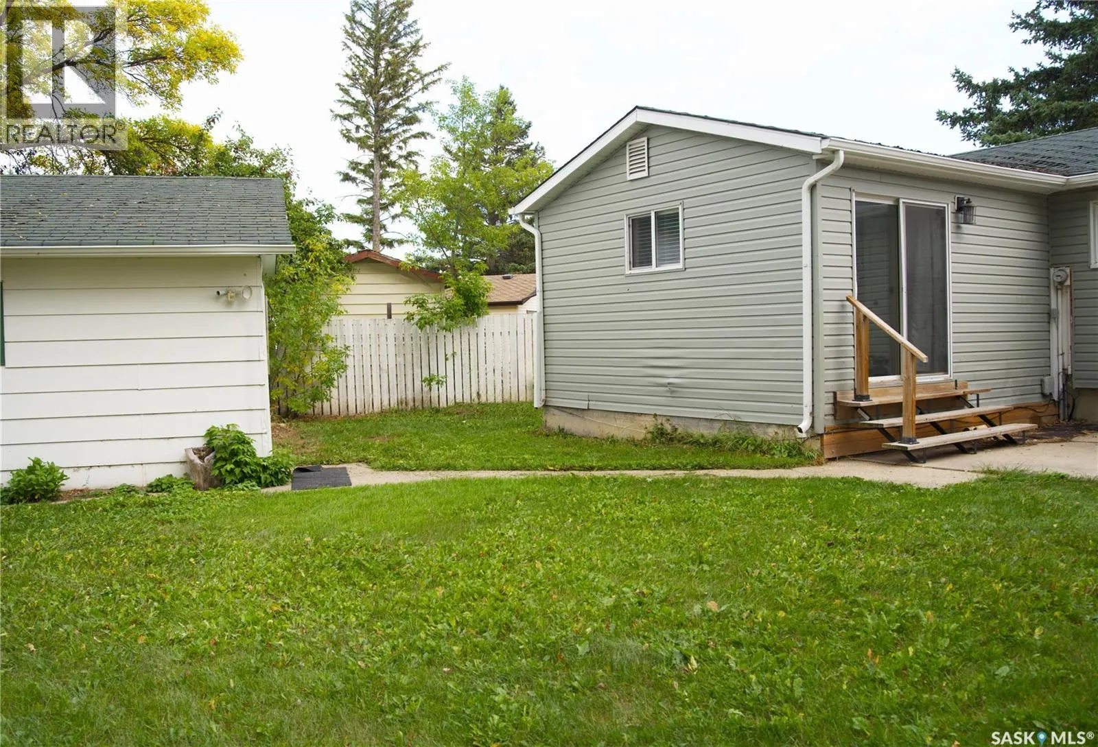 90 Dominion CRESCENT