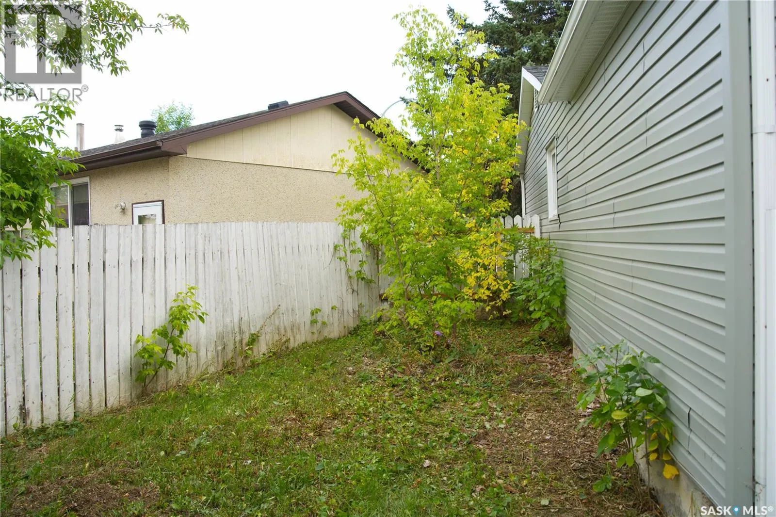 90 Dominion CRESCENT