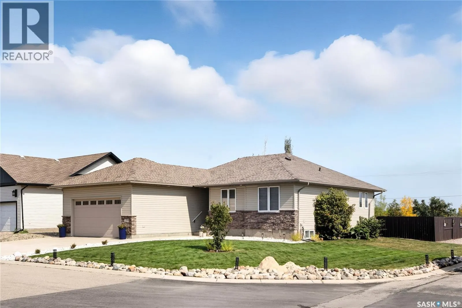 100 Cedar CRESCENT
