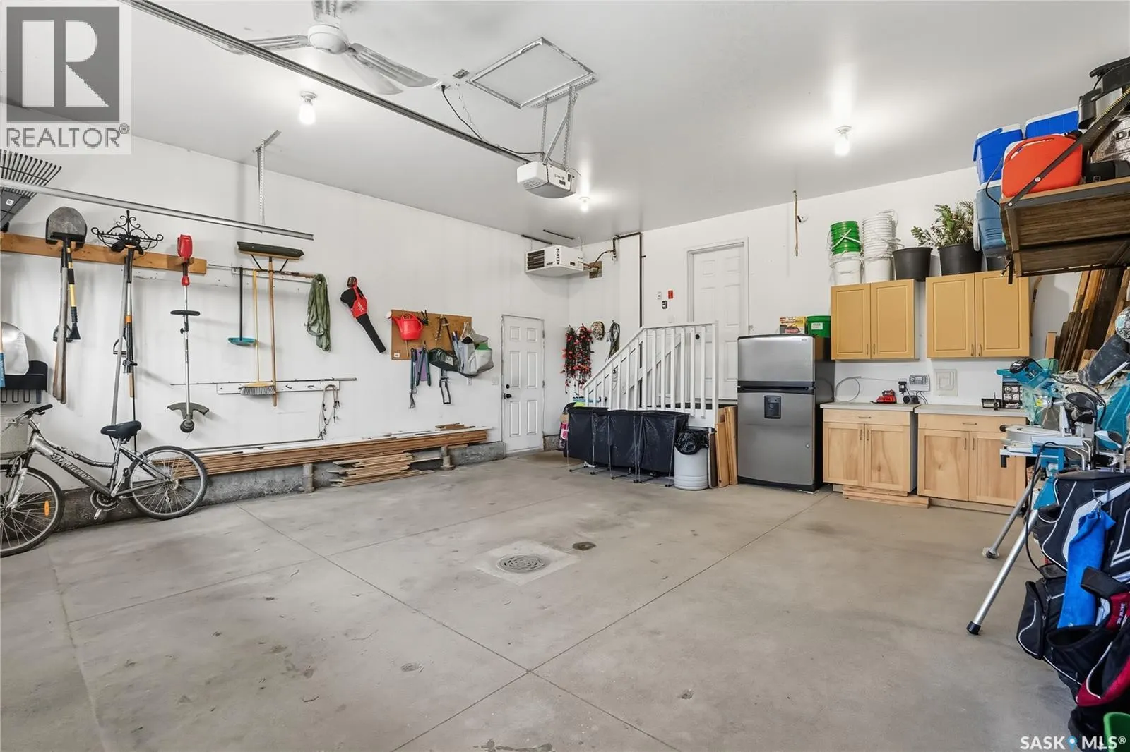 100 Cedar CRESCENT