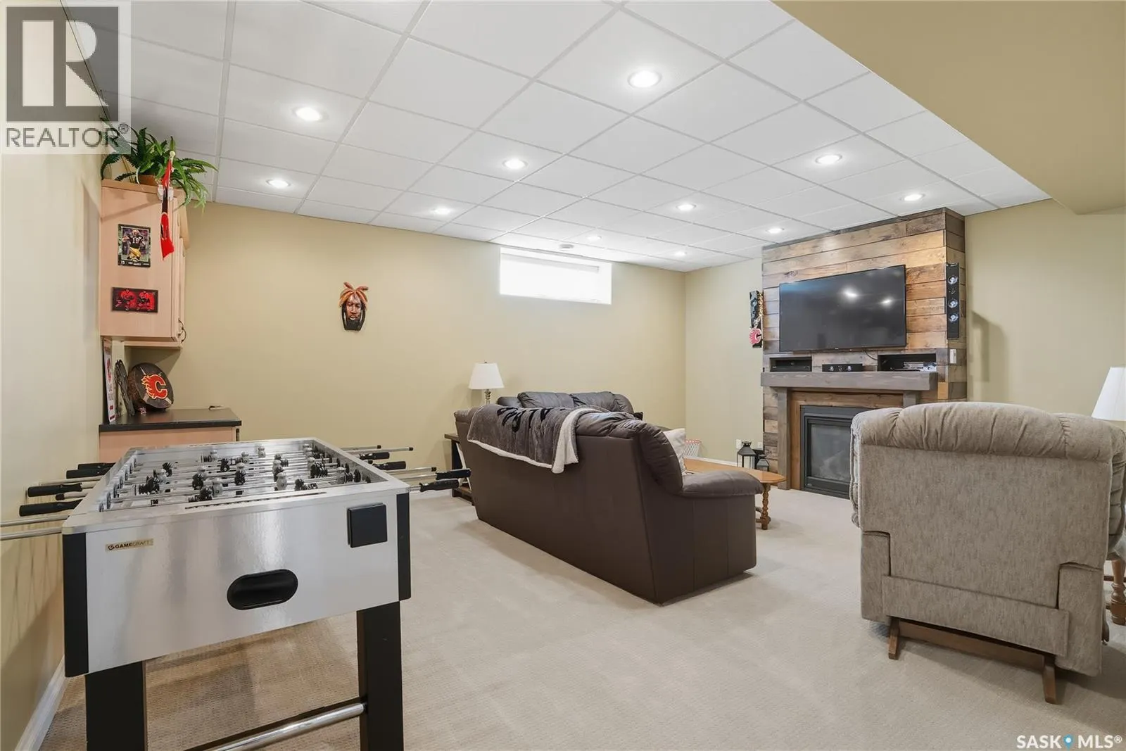 100 Cedar CRESCENT