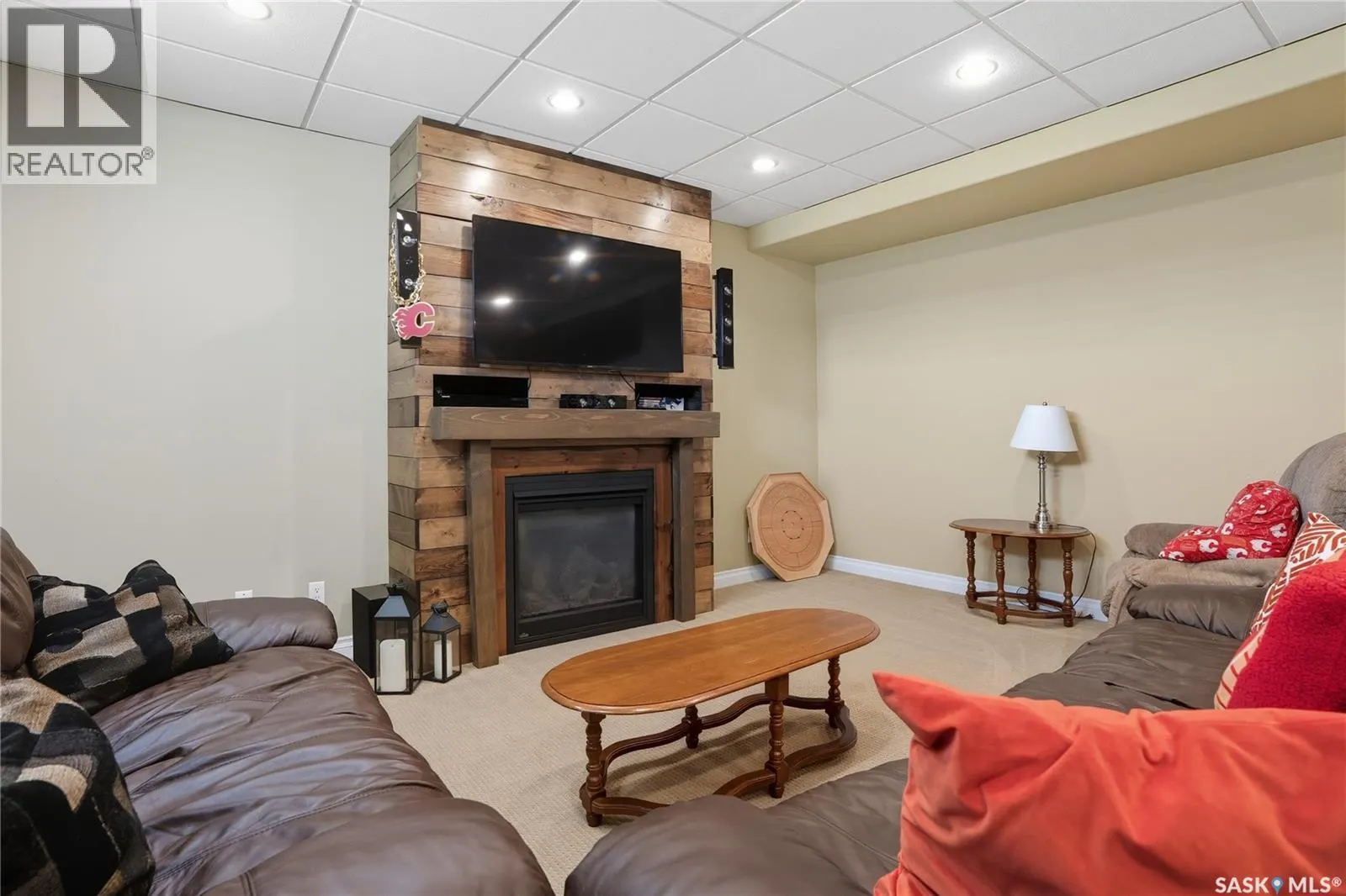 100 Cedar CRESCENT