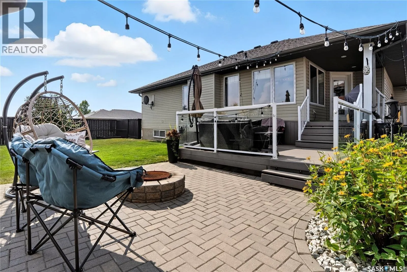 100 Cedar CRESCENT