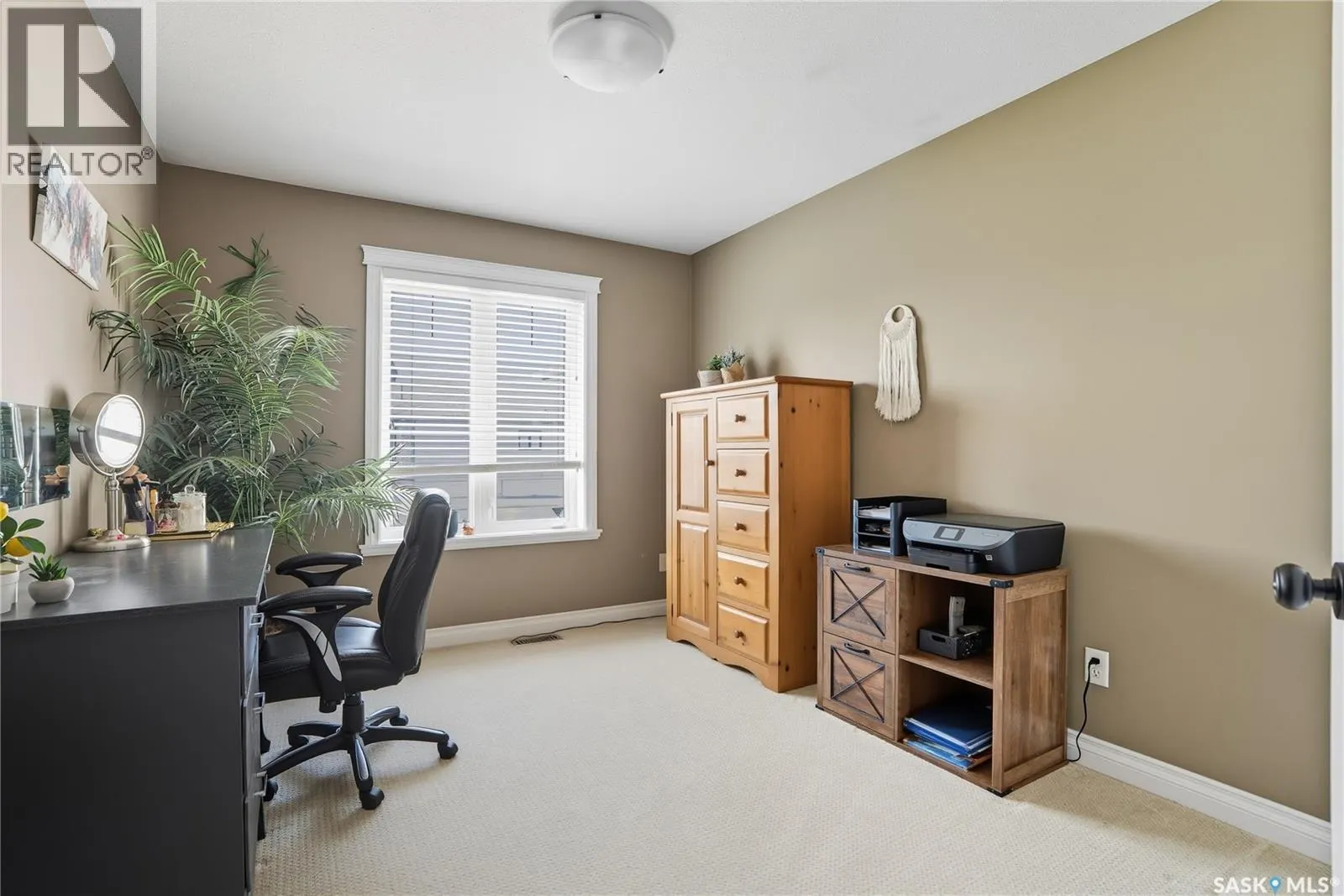 100 Cedar CRESCENT