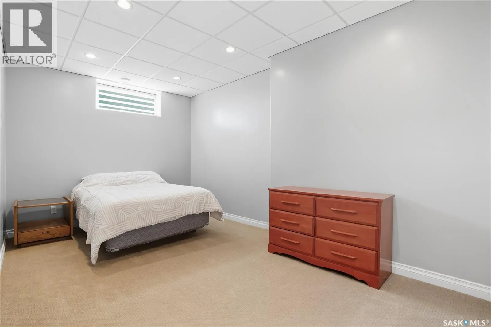 100 Cedar CRESCENT