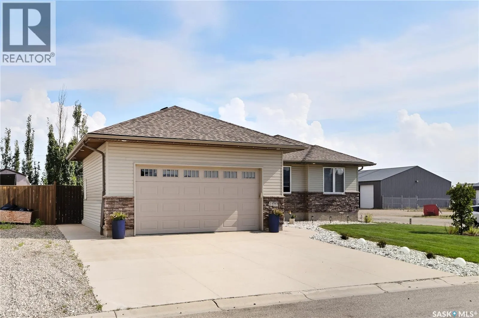 100 Cedar CRESCENT