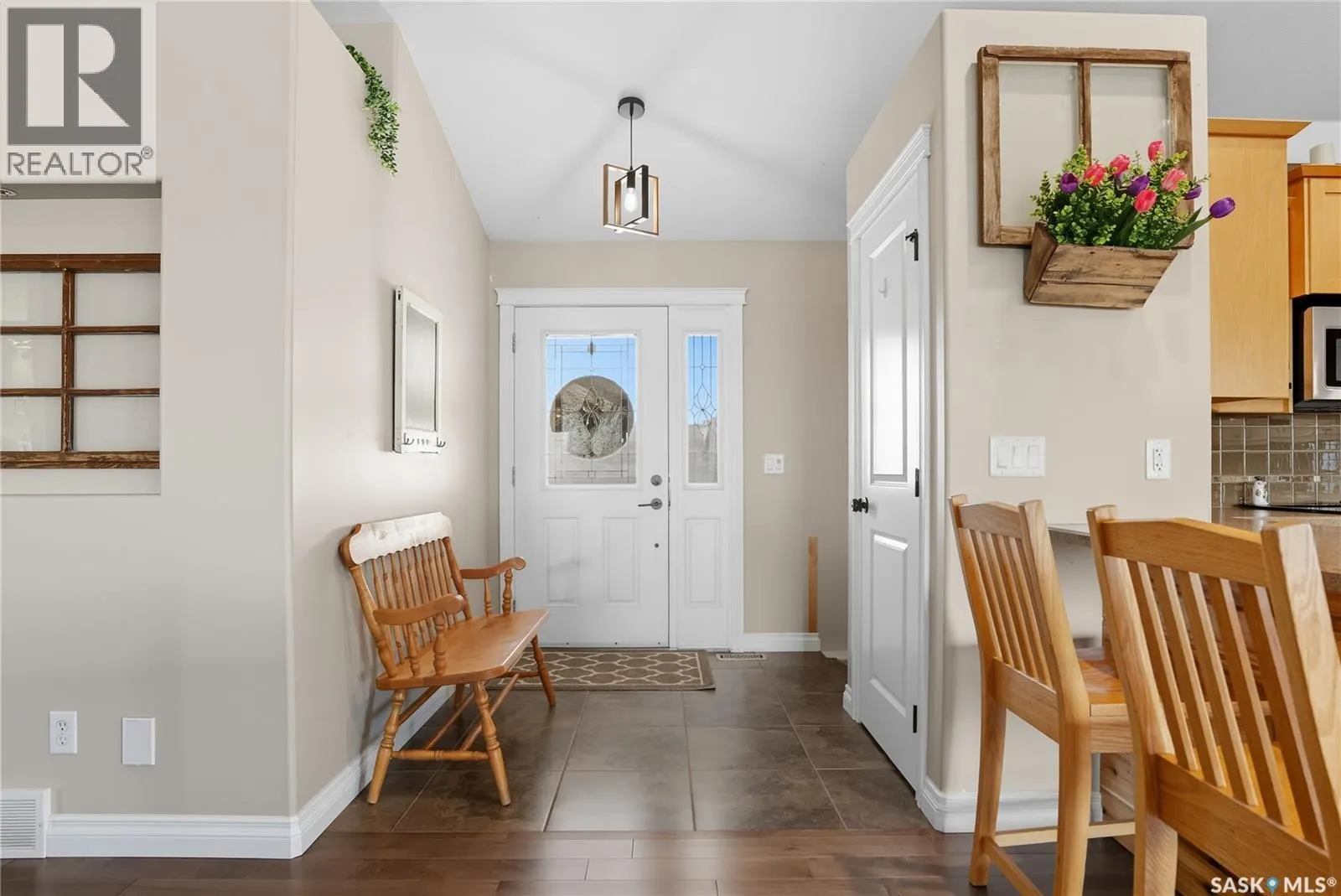 100 Cedar CRESCENT