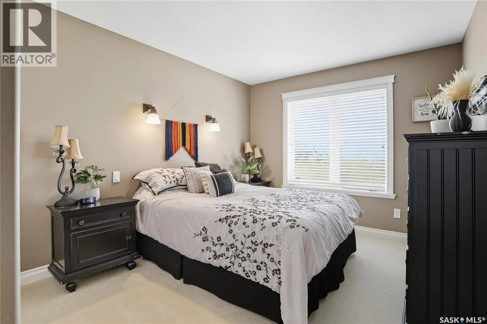 100 Cedar CRESCENT