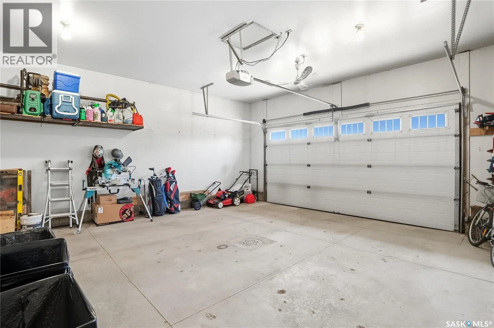 100 Cedar CRESCENT