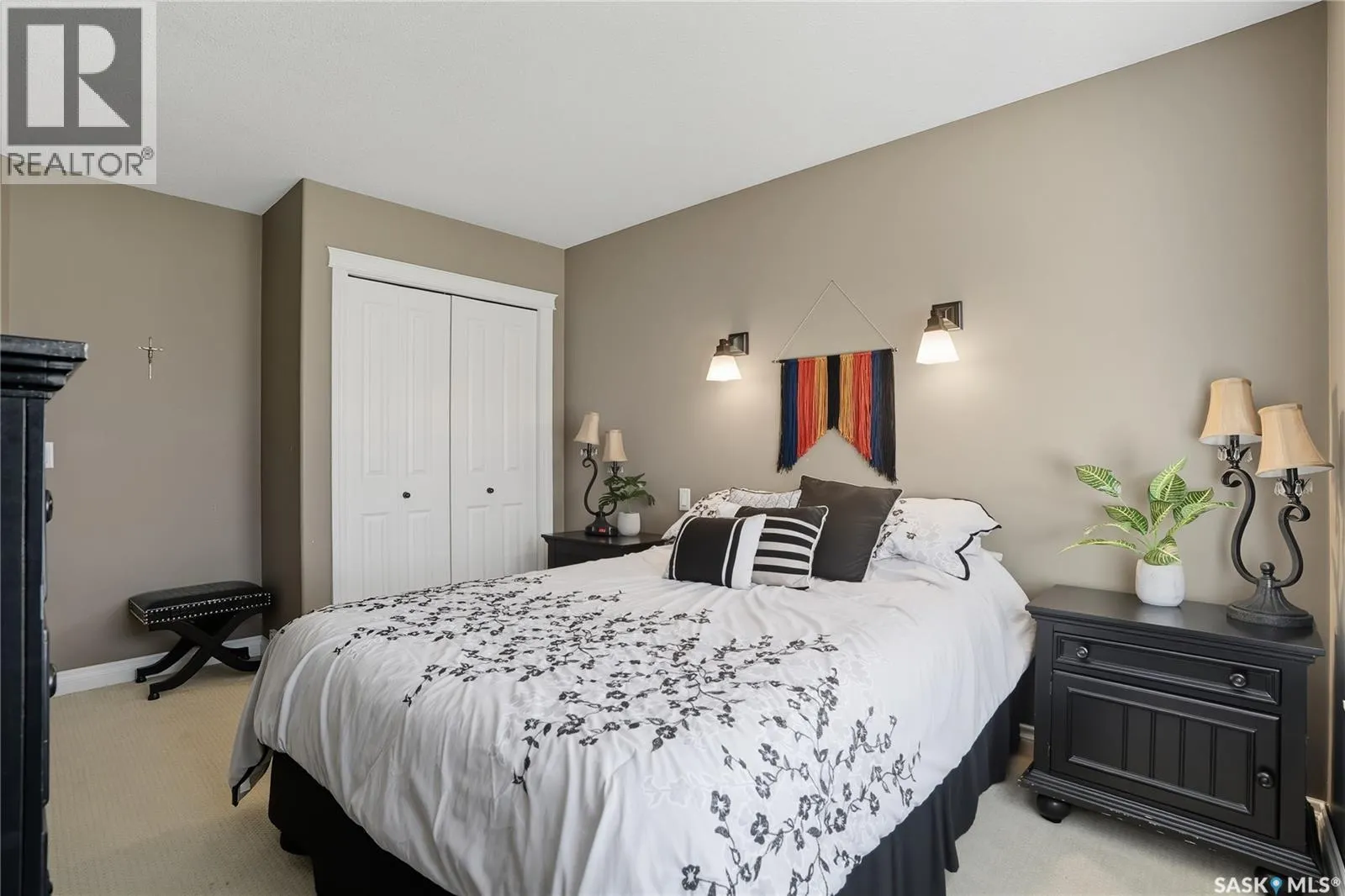 100 Cedar CRESCENT