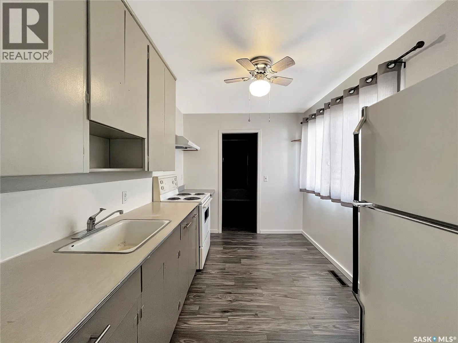 755 4th STREET E