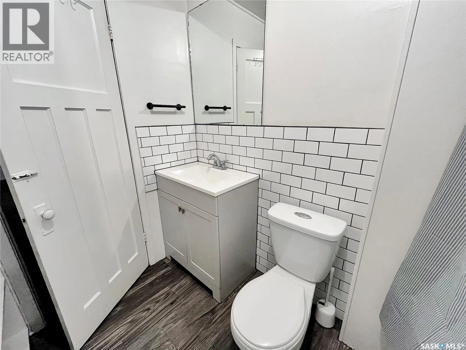 755 4th STREET E