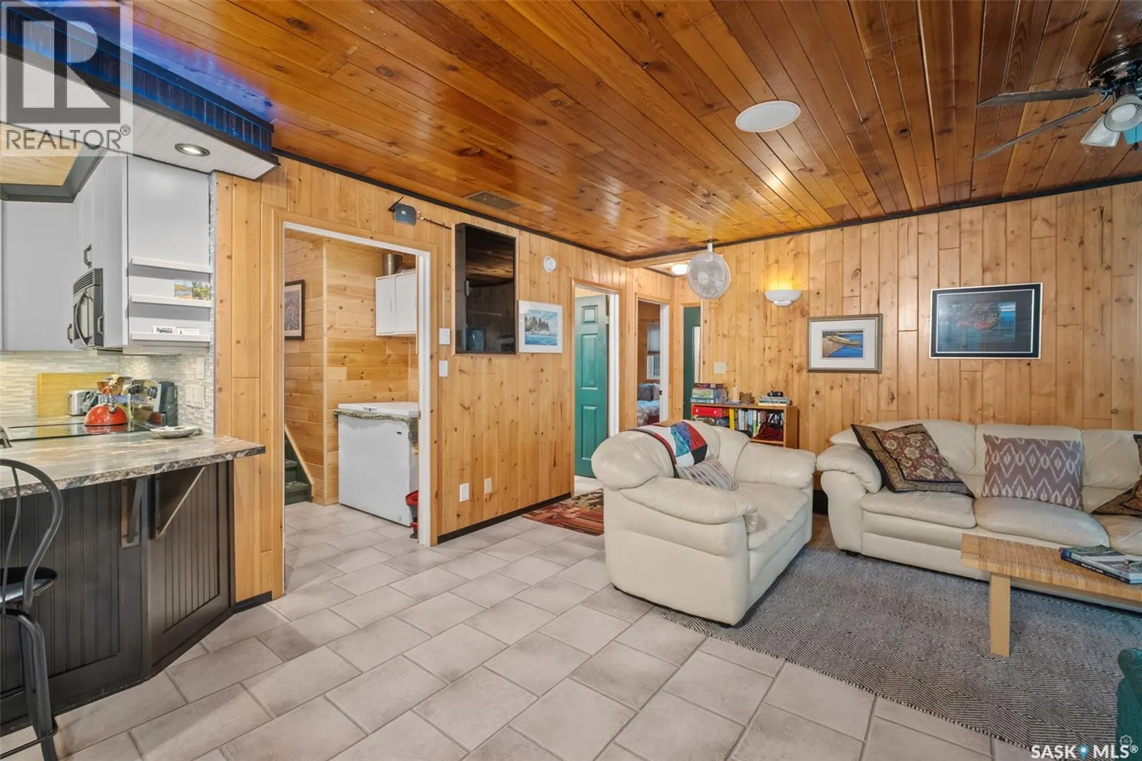 100 Nesslin Lake ROAD
