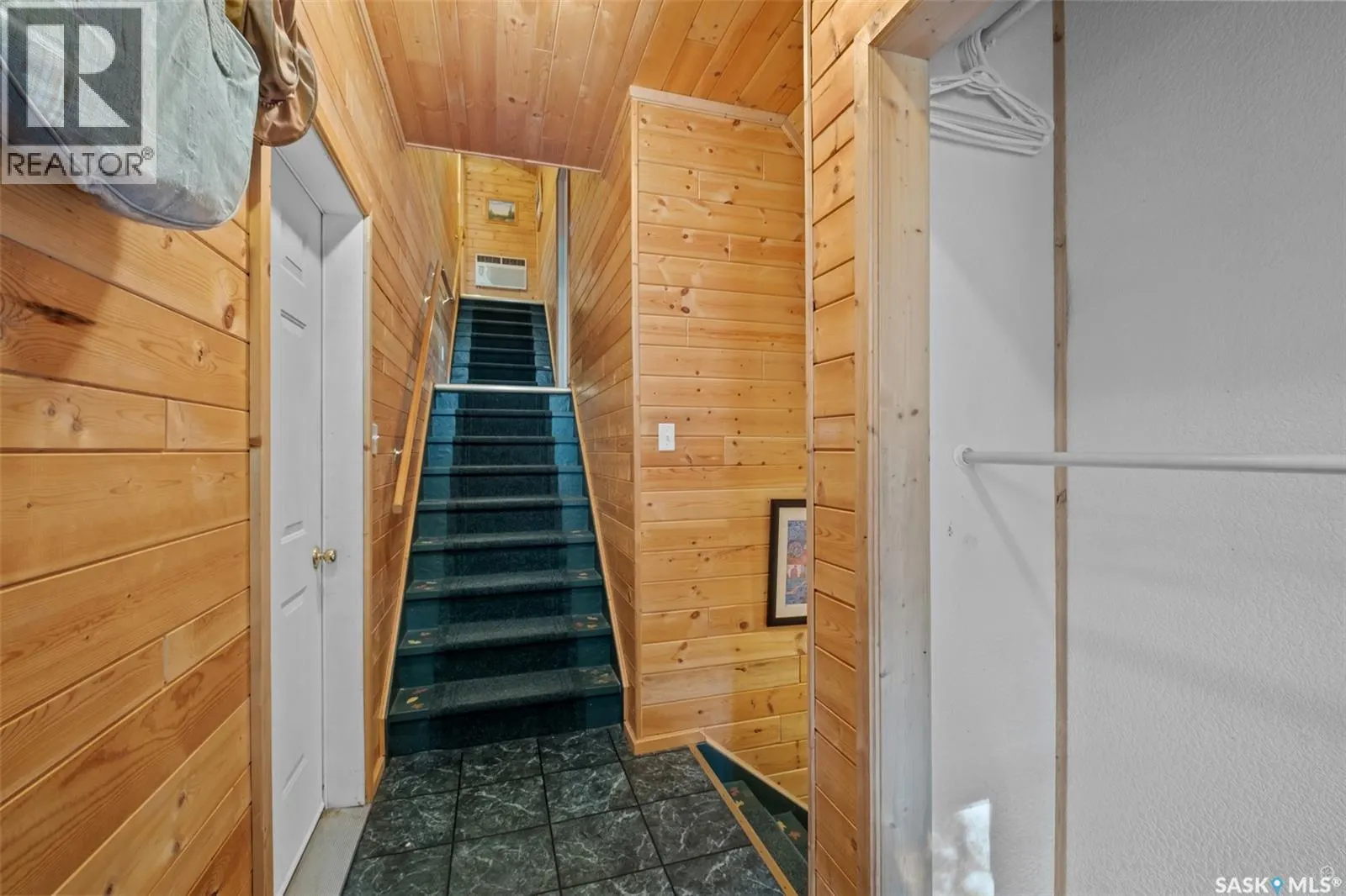 100 Nesslin Lake ROAD