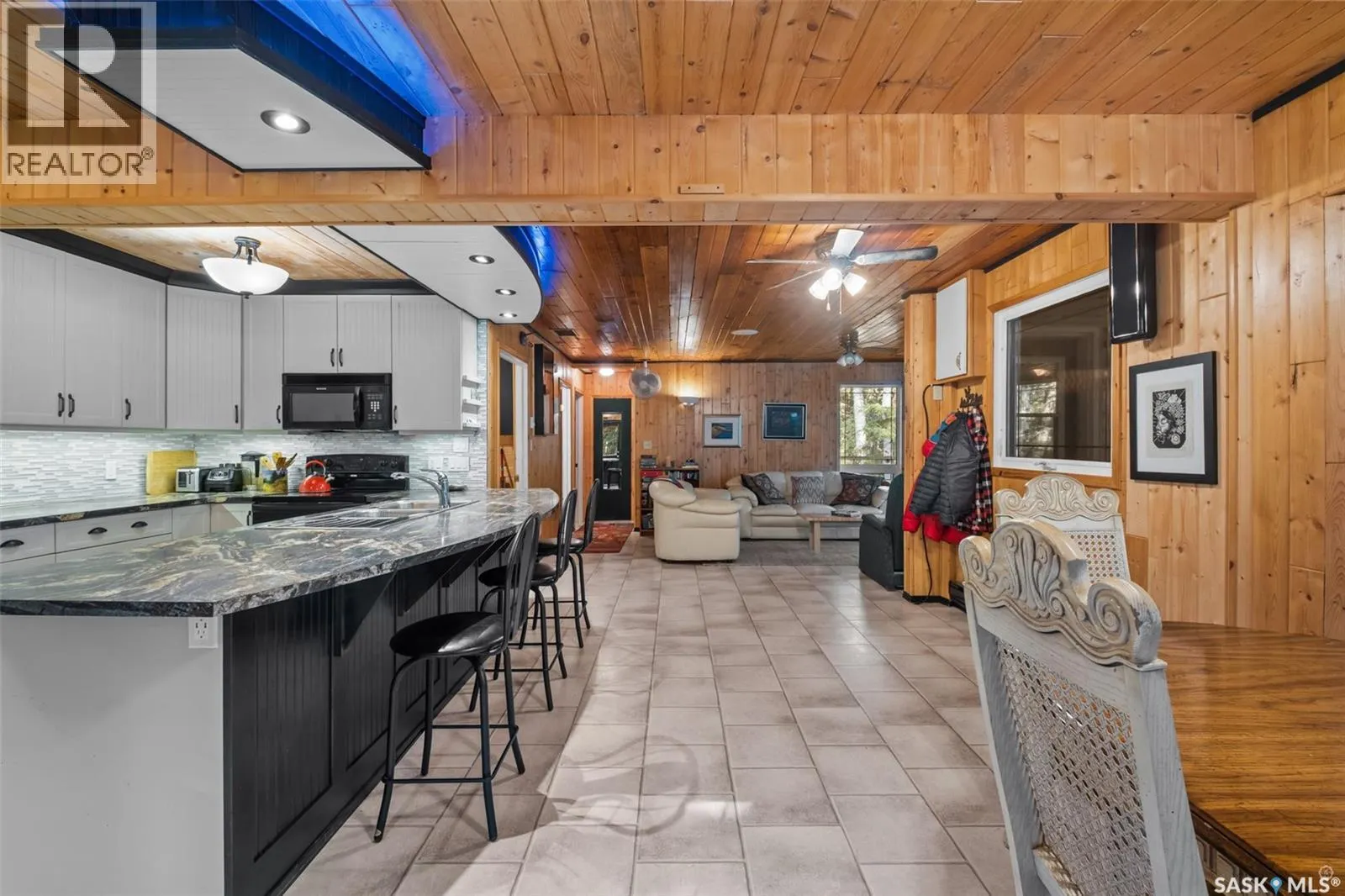 100 Nesslin Lake ROAD