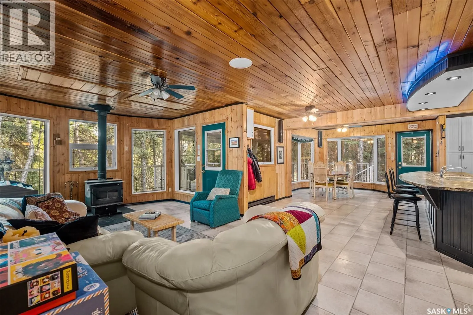 100 Nesslin Lake ROAD
