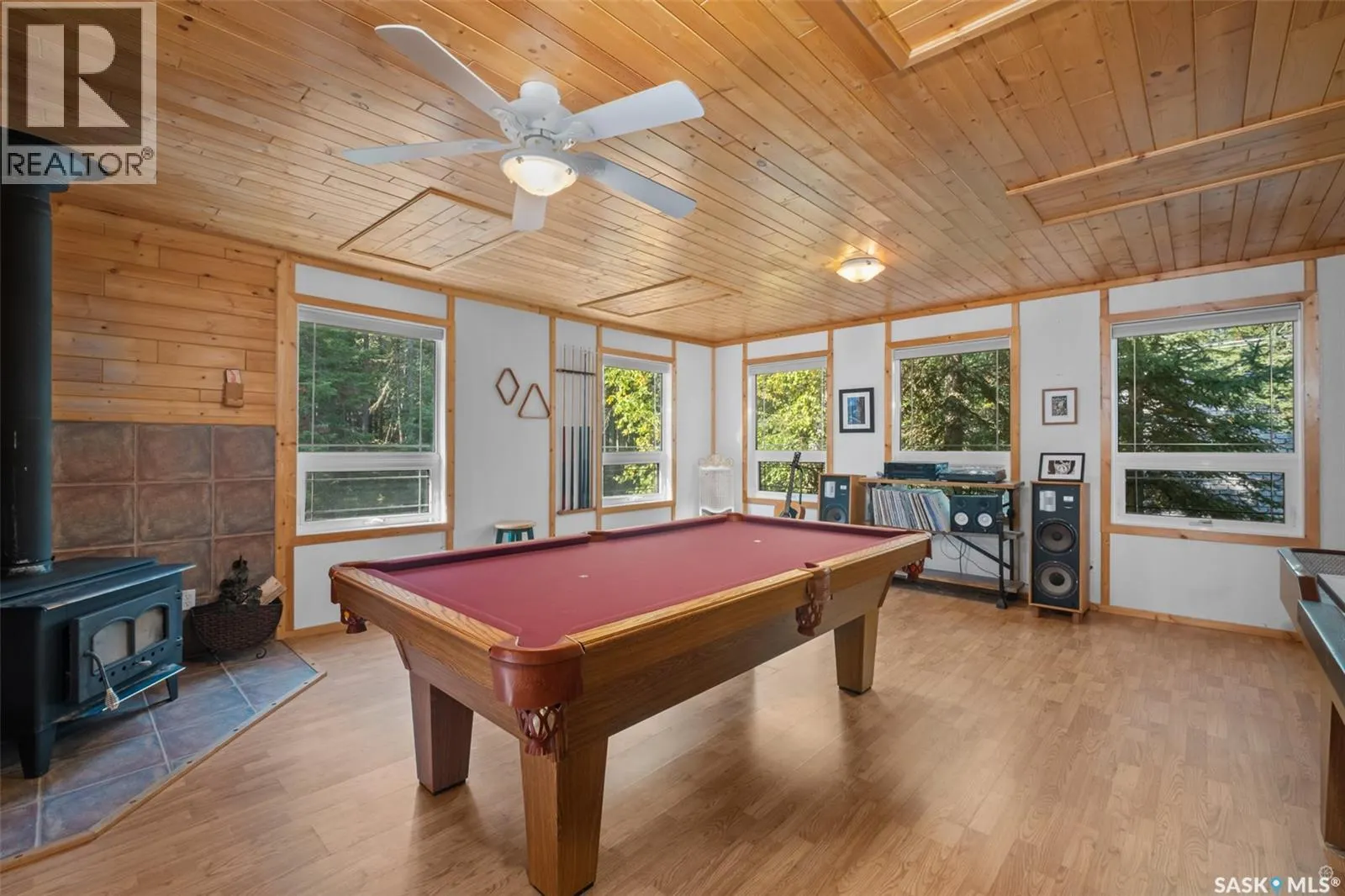 100 Nesslin Lake ROAD