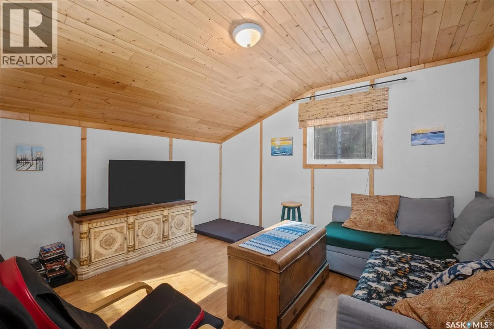 100 Nesslin Lake ROAD