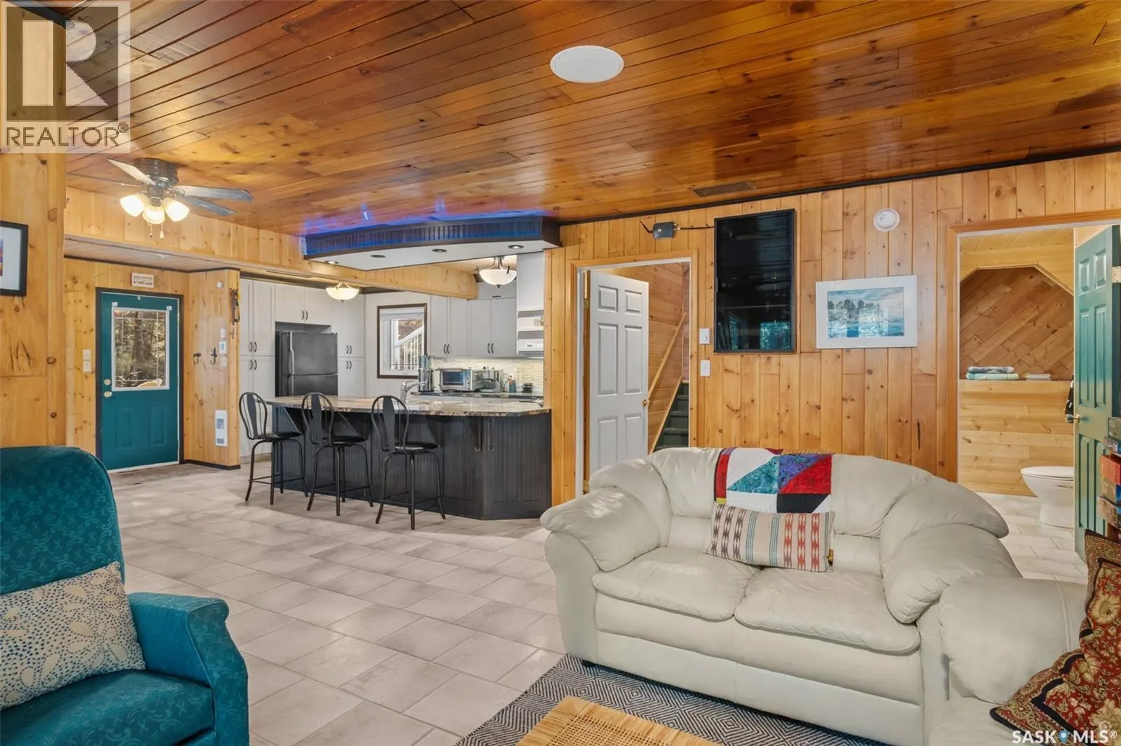 100 Nesslin Lake ROAD