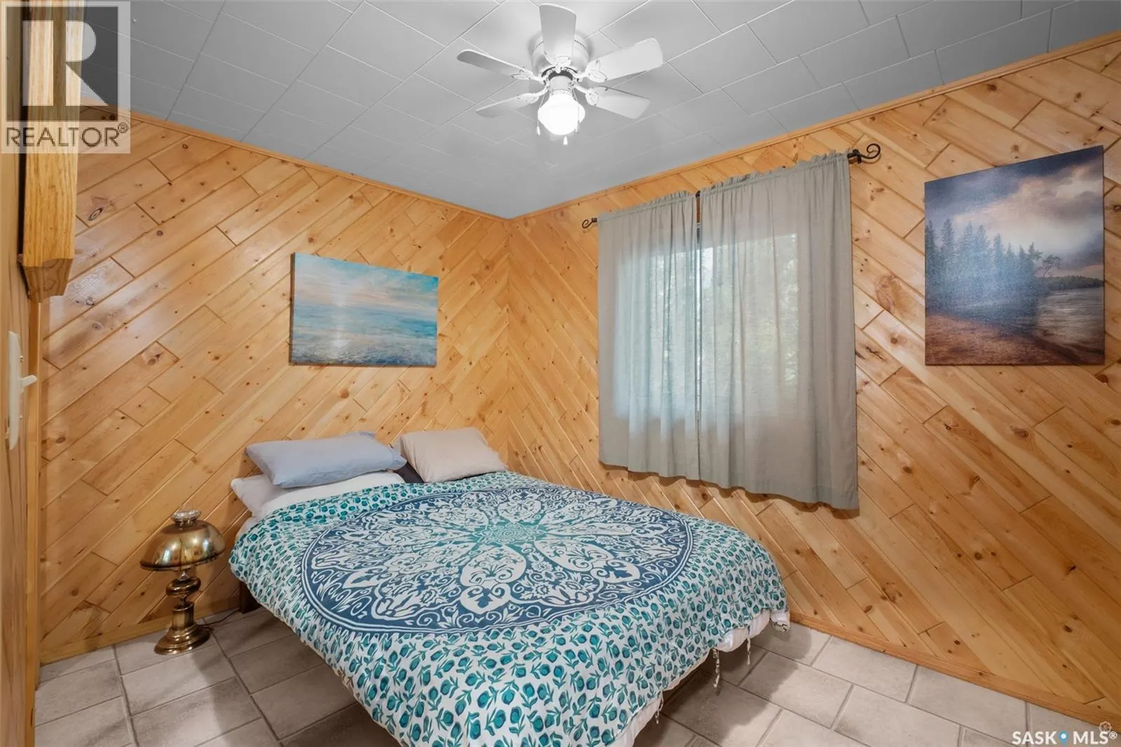 100 Nesslin Lake ROAD