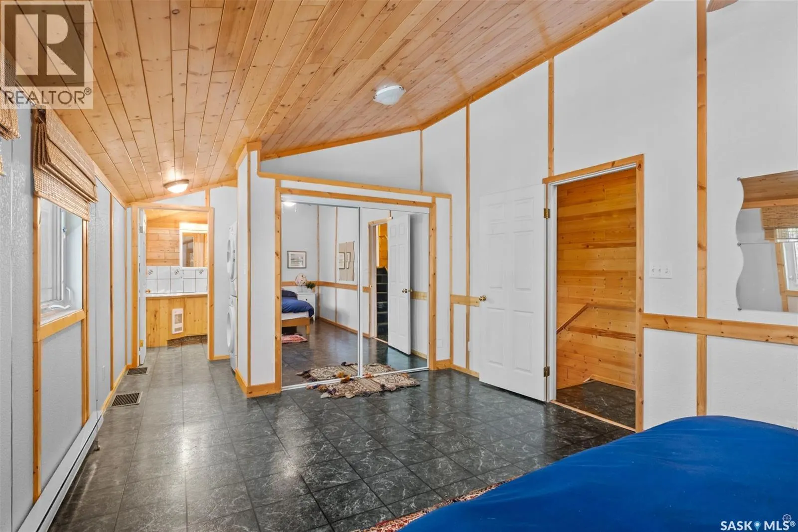 100 Nesslin Lake ROAD