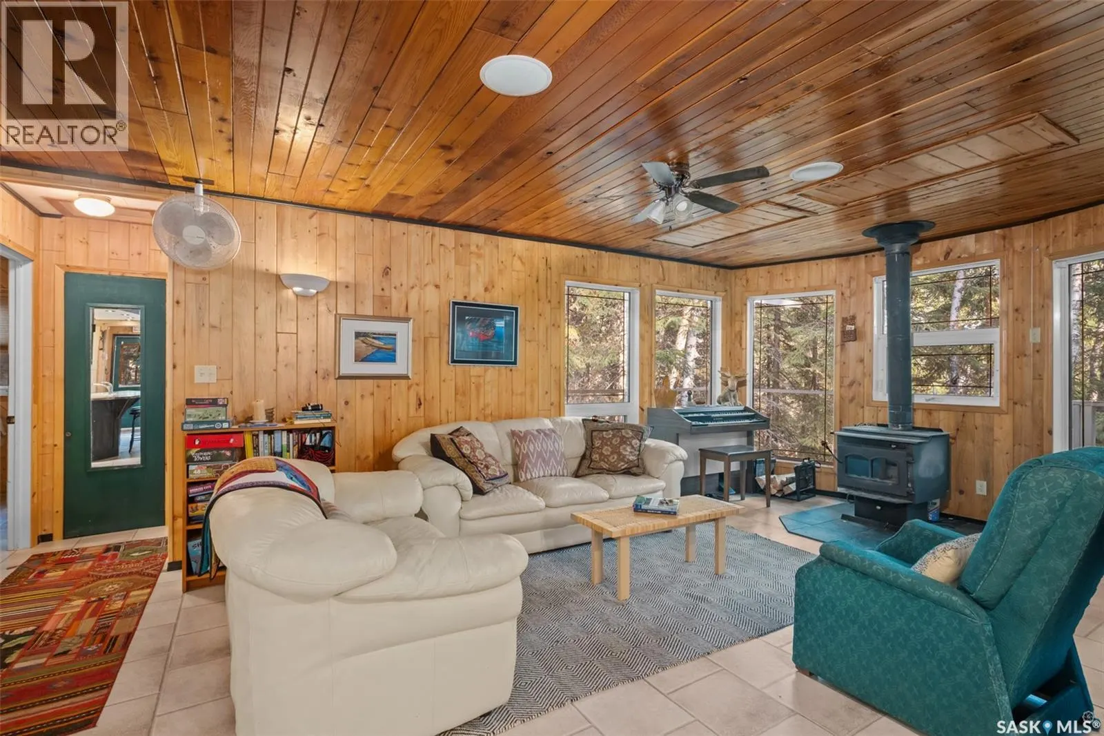 100 Nesslin Lake ROAD