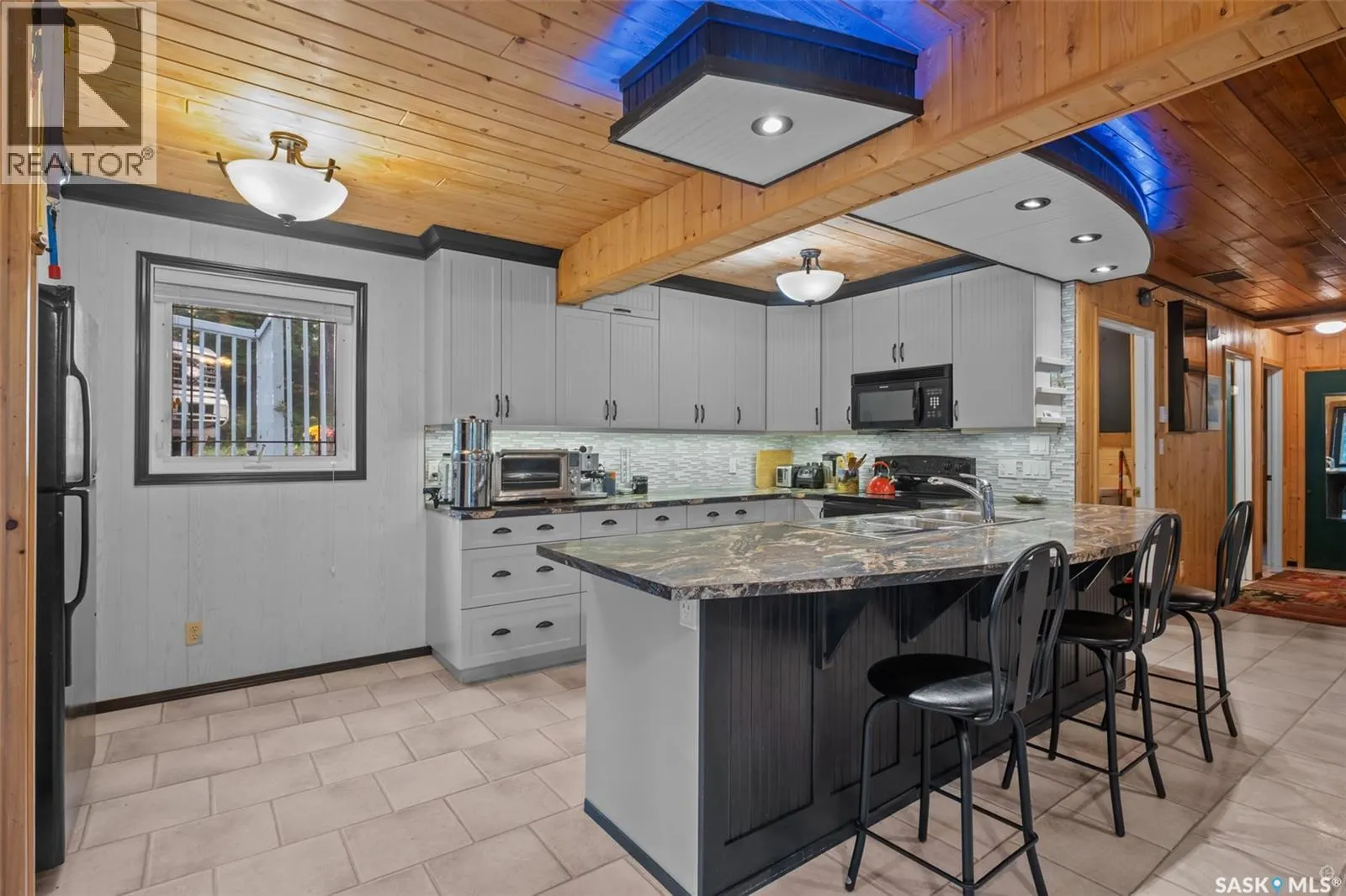 100 Nesslin Lake ROAD