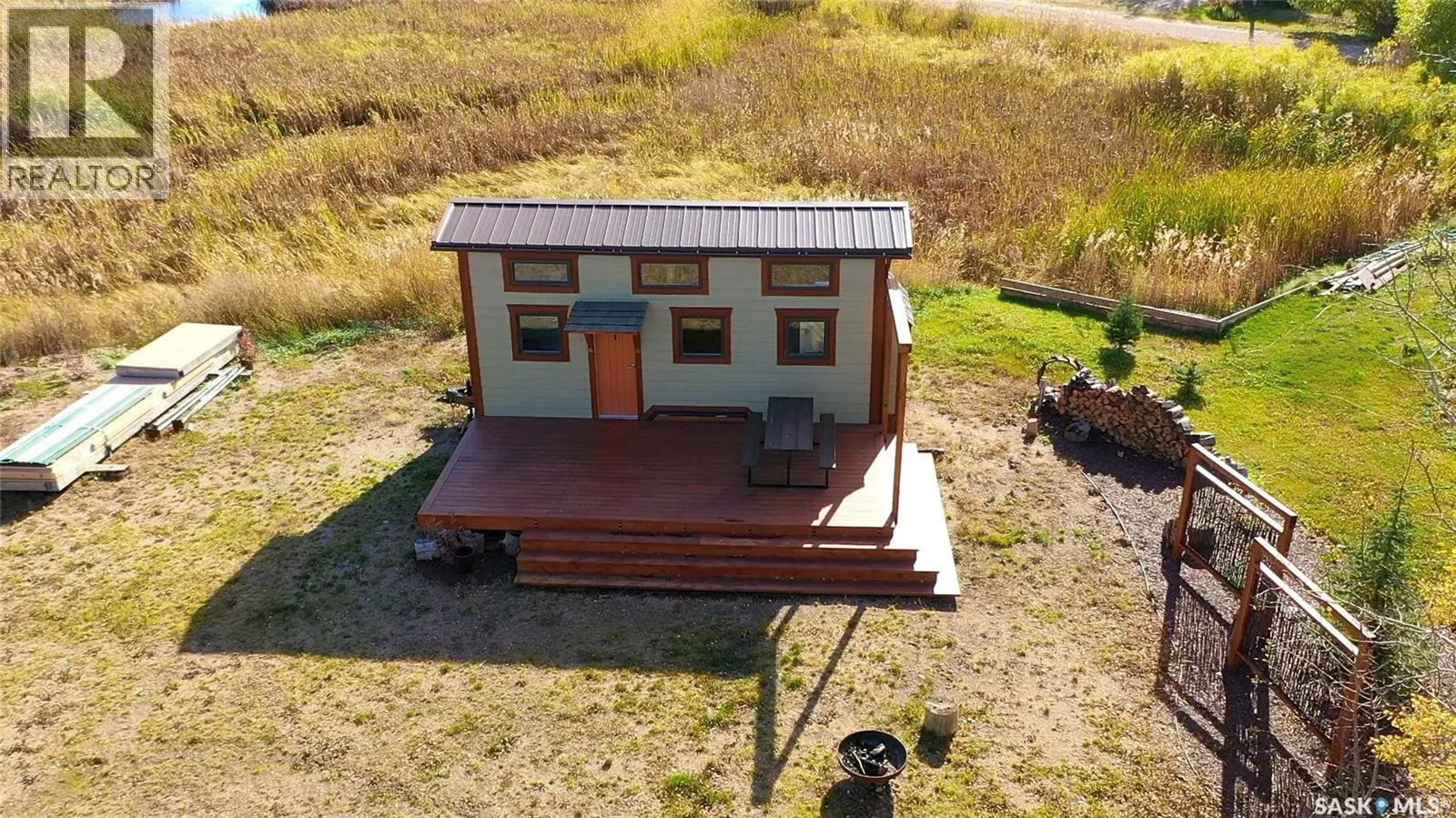 307 Travis AVENUE