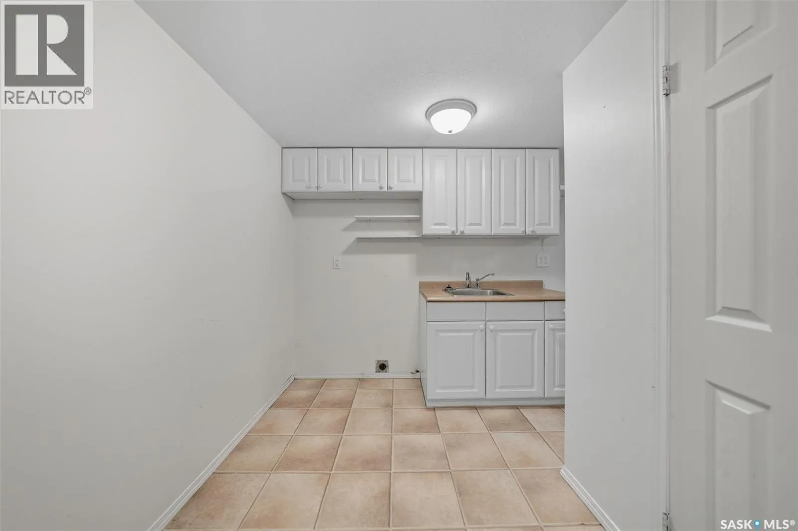 838 K AVENUE N