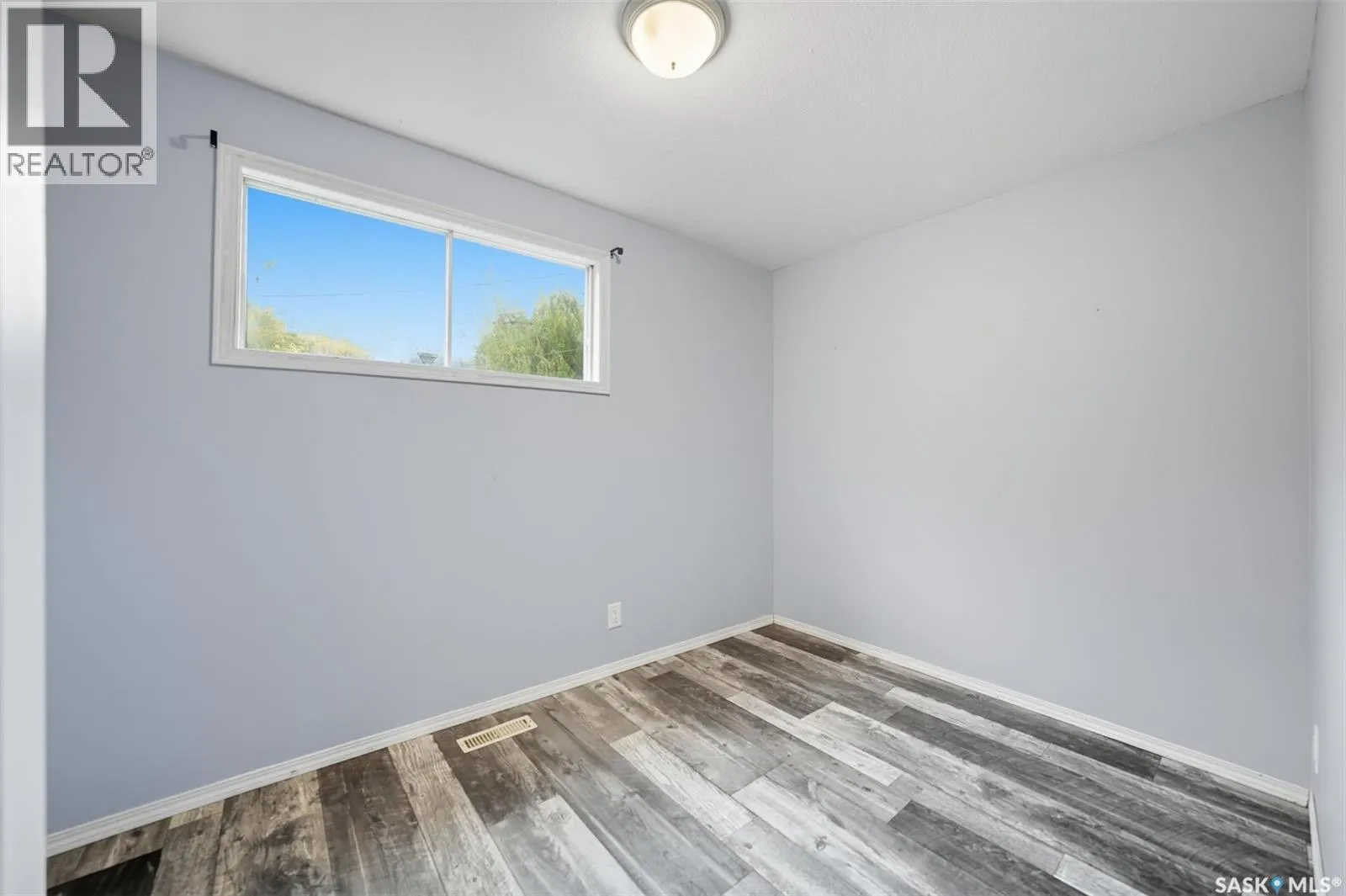 838 K AVENUE N