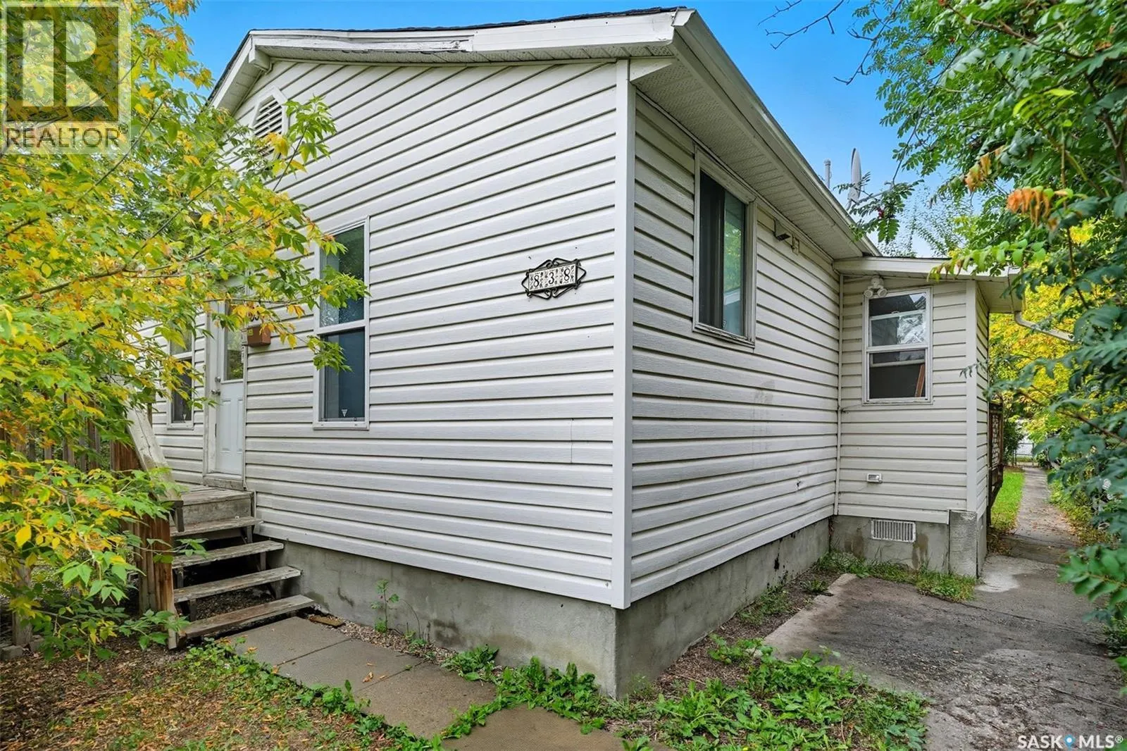 838 K AVENUE N