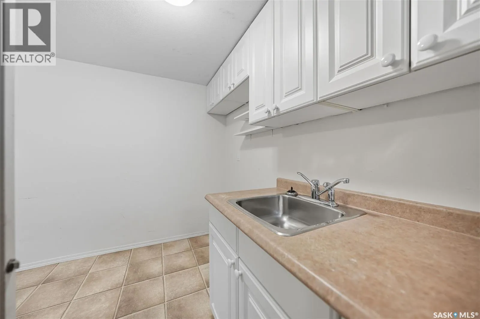 838 K AVENUE N