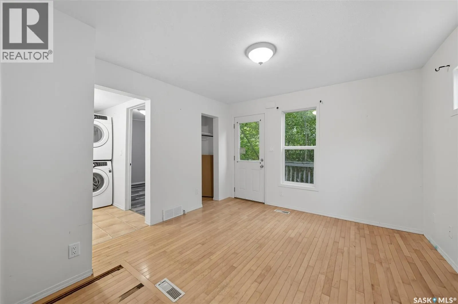 838 K AVENUE N