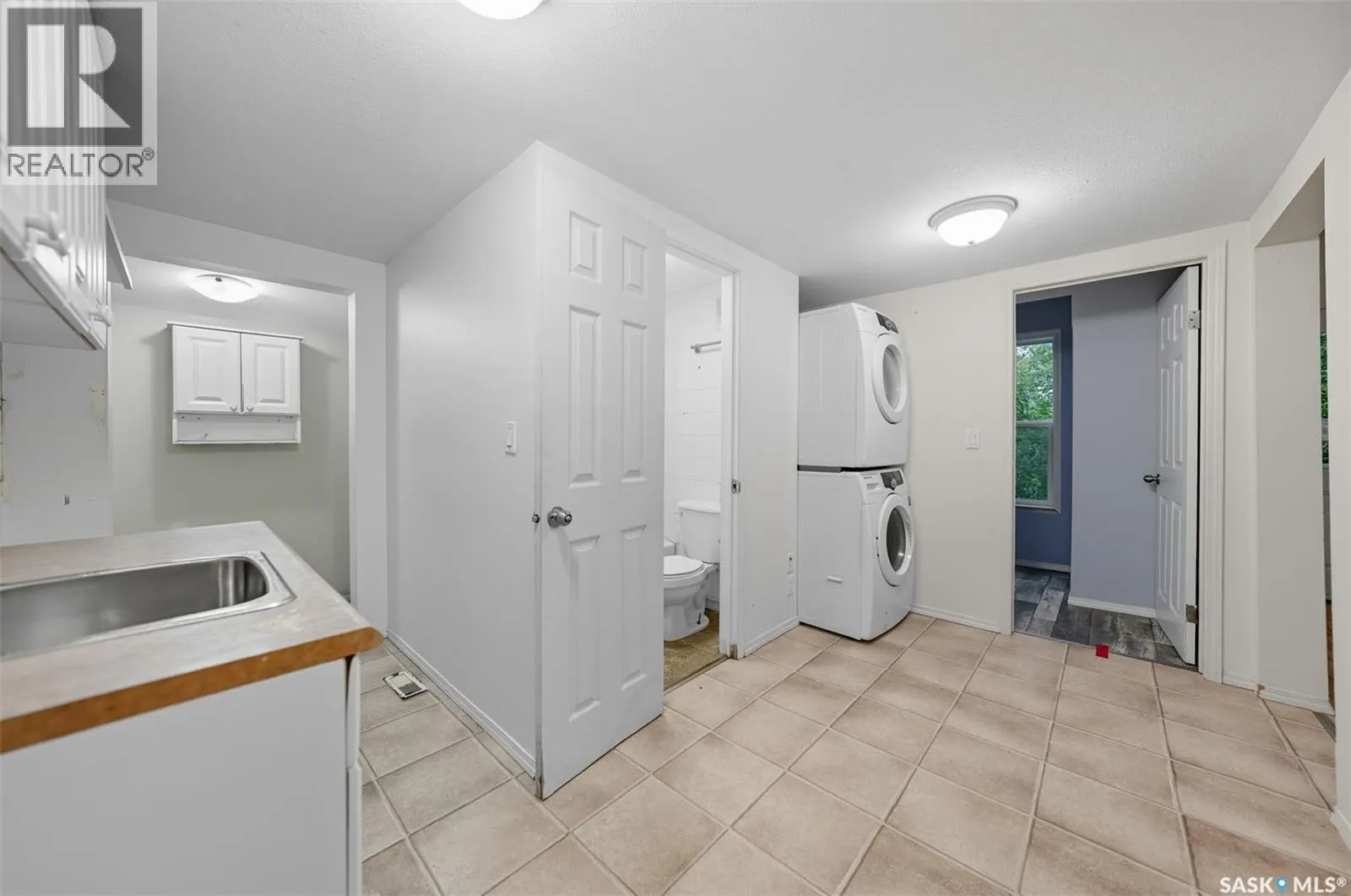 838 K AVENUE N