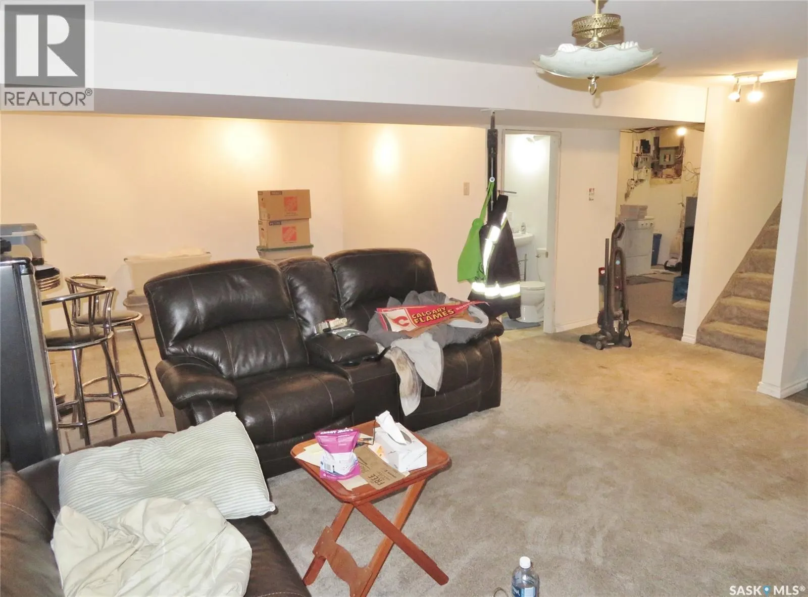 933 Macklem DRIVE