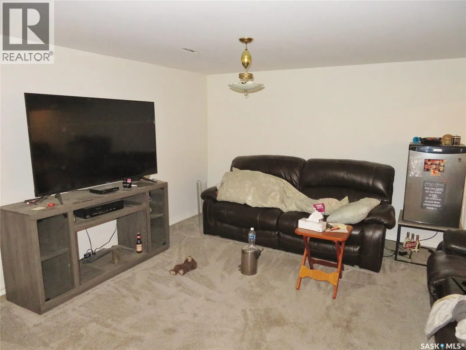 933 Macklem DRIVE