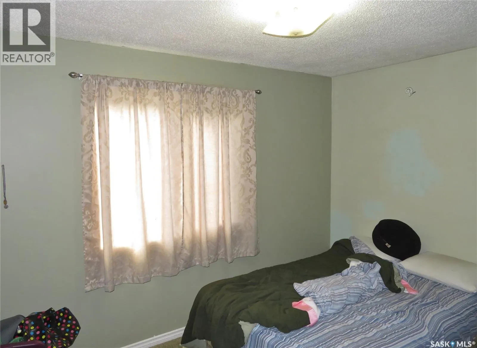 933 Macklem DRIVE