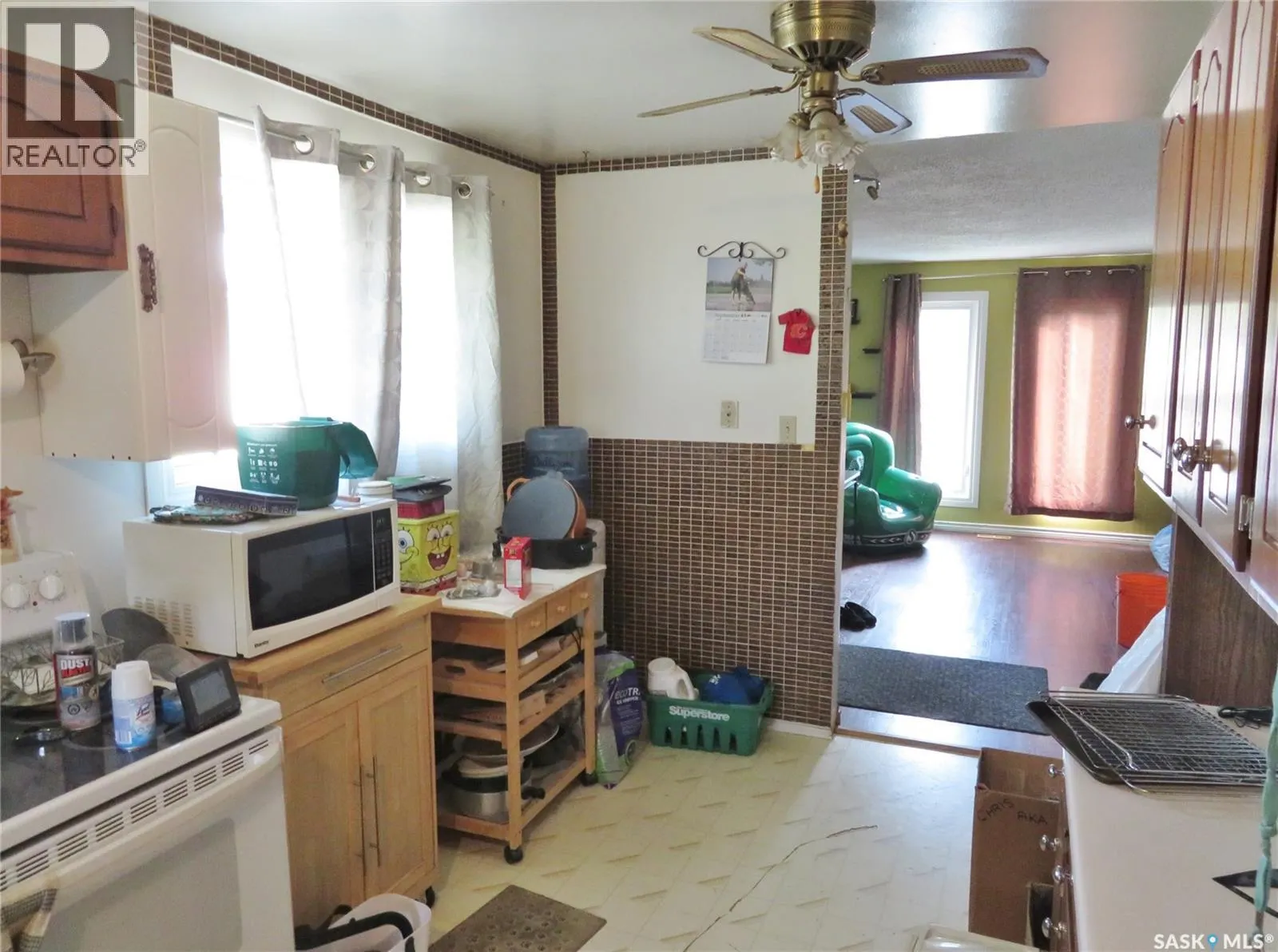 933 Macklem DRIVE