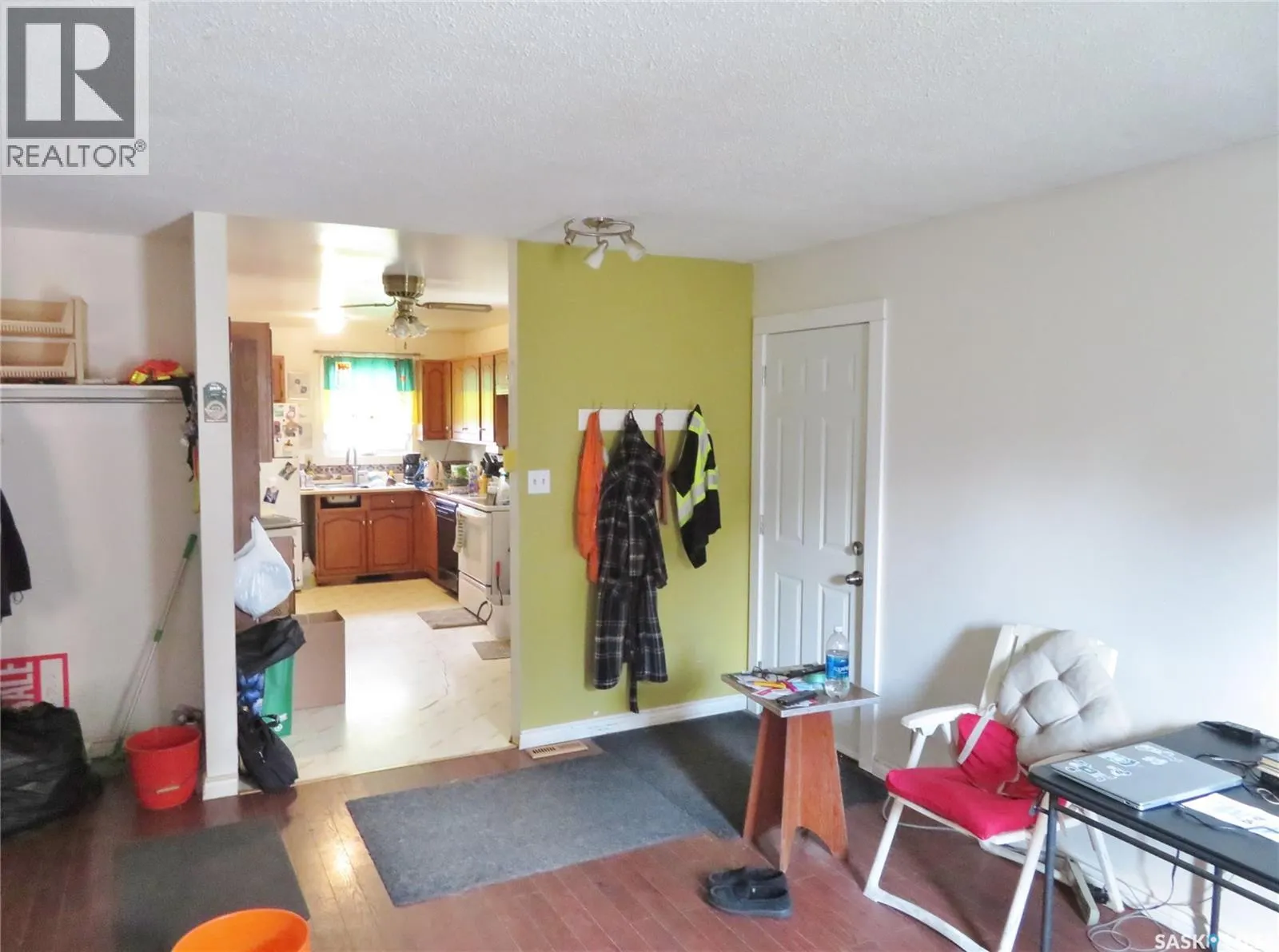 933 Macklem DRIVE