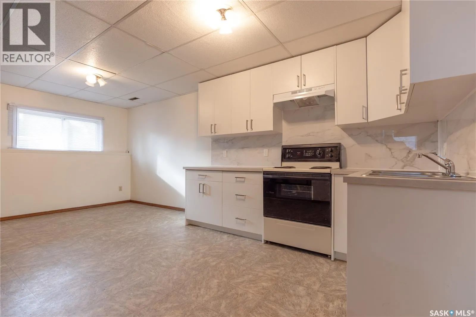 220-222 V AVENUE N
