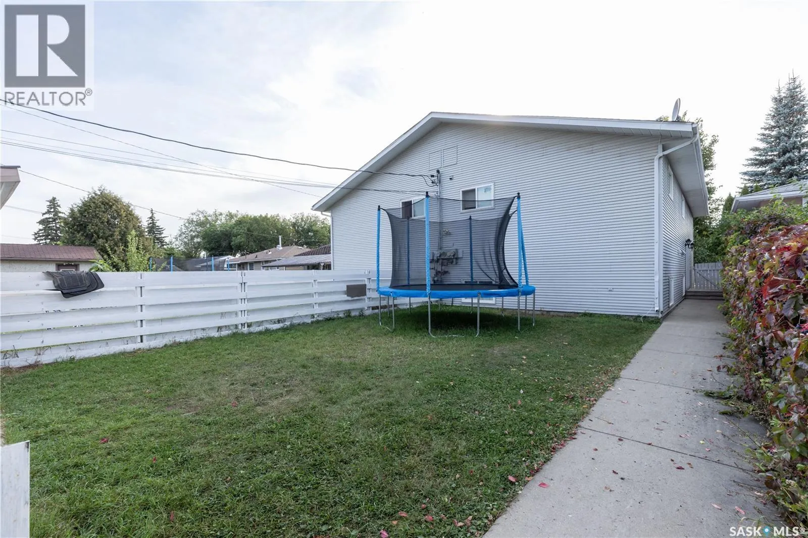 220-222 V AVENUE N