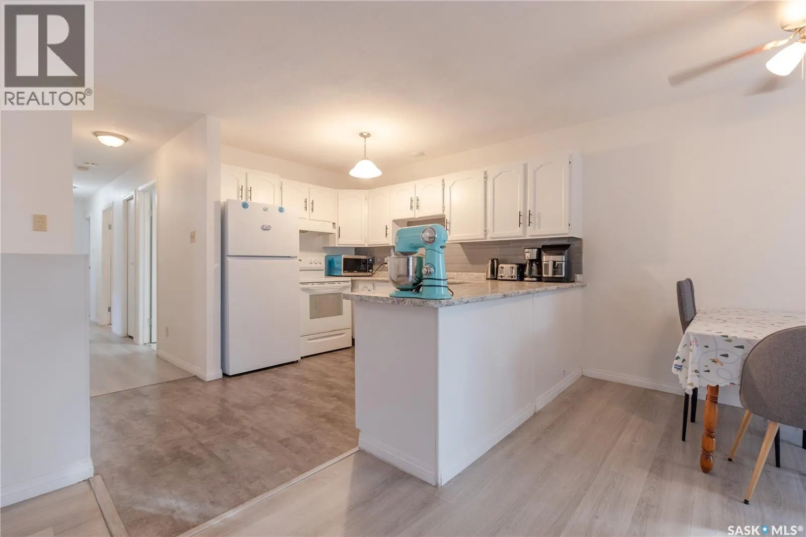 220-222 V AVENUE N