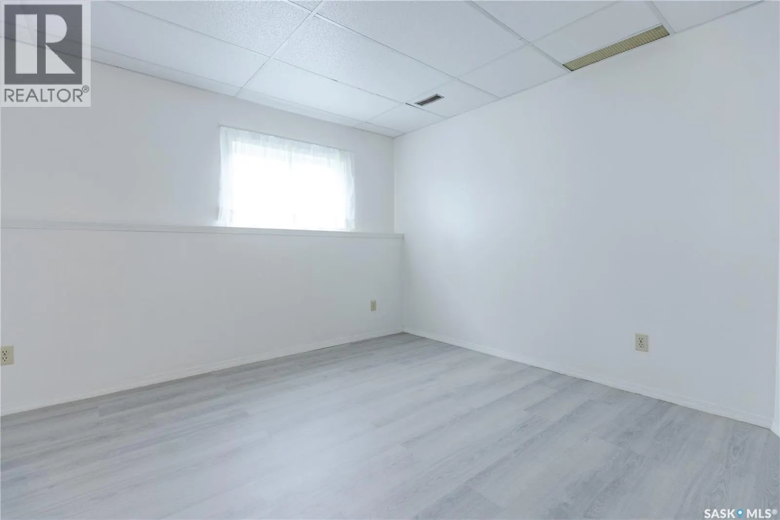 220-222 V AVENUE N