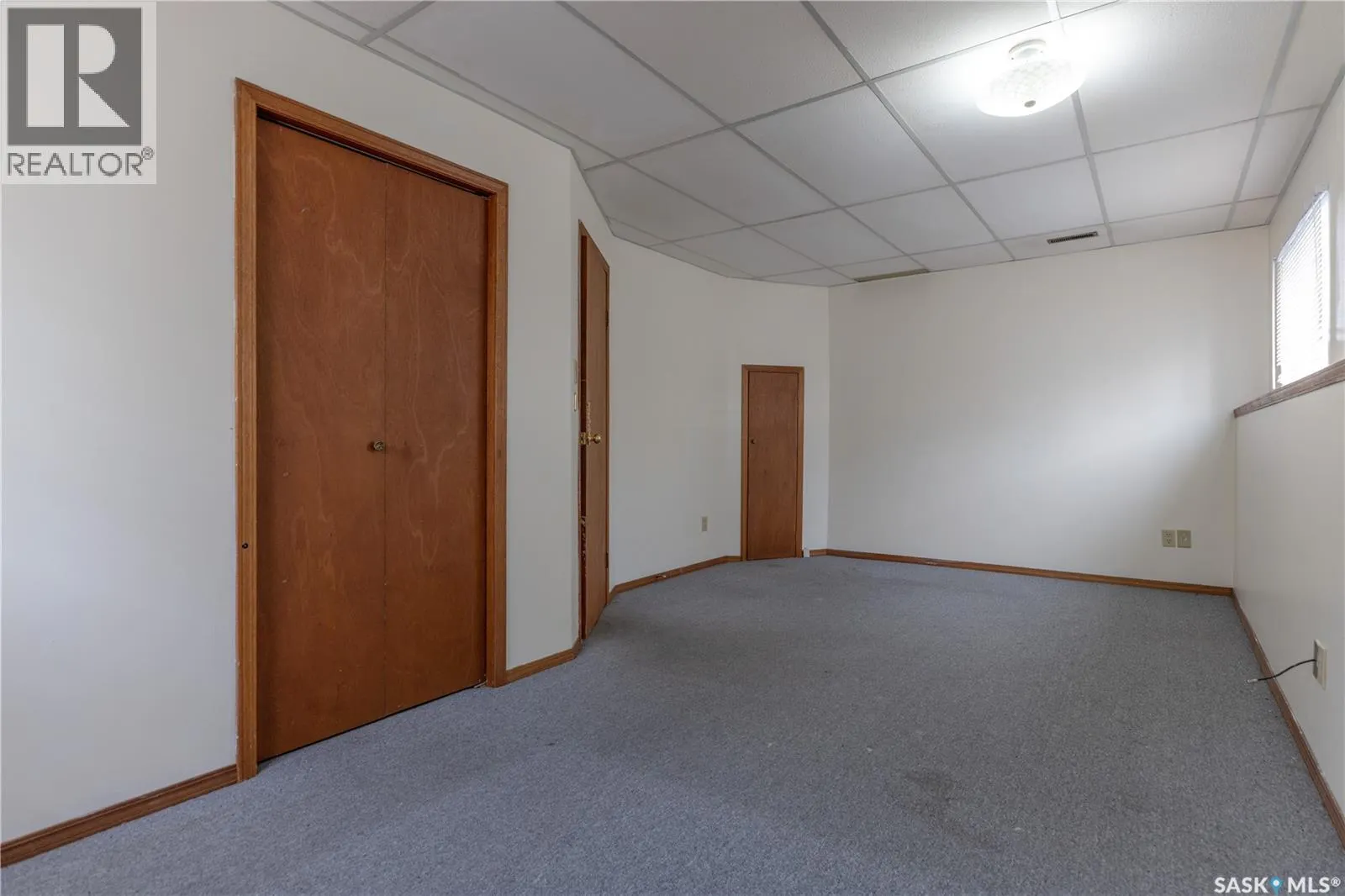 220-222 V AVENUE N