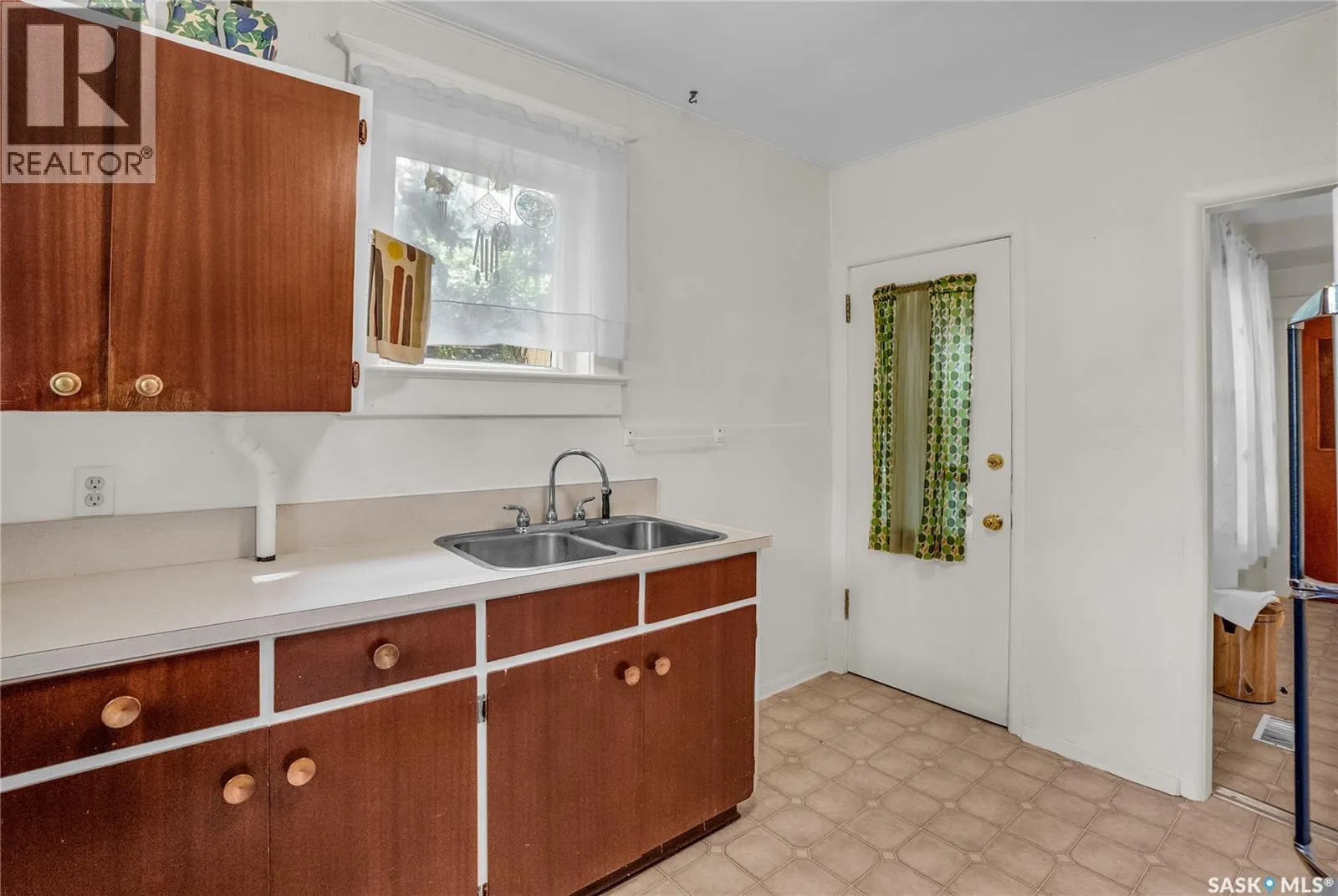 118 28th STREET W