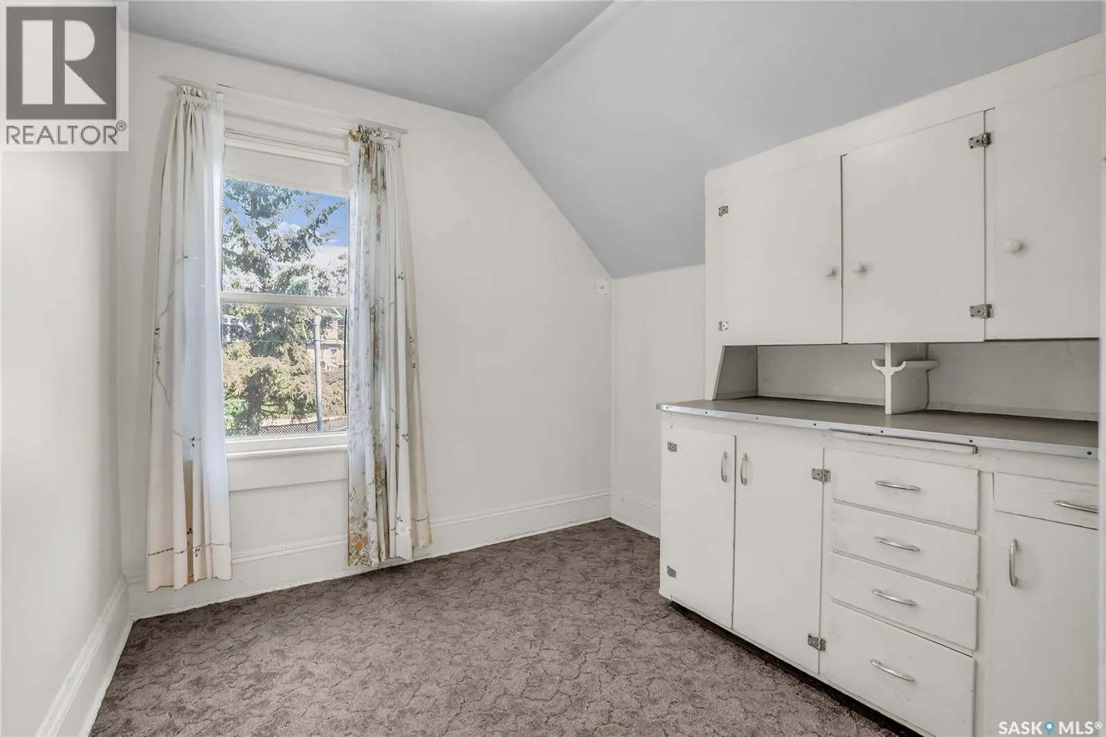 118 28th STREET W