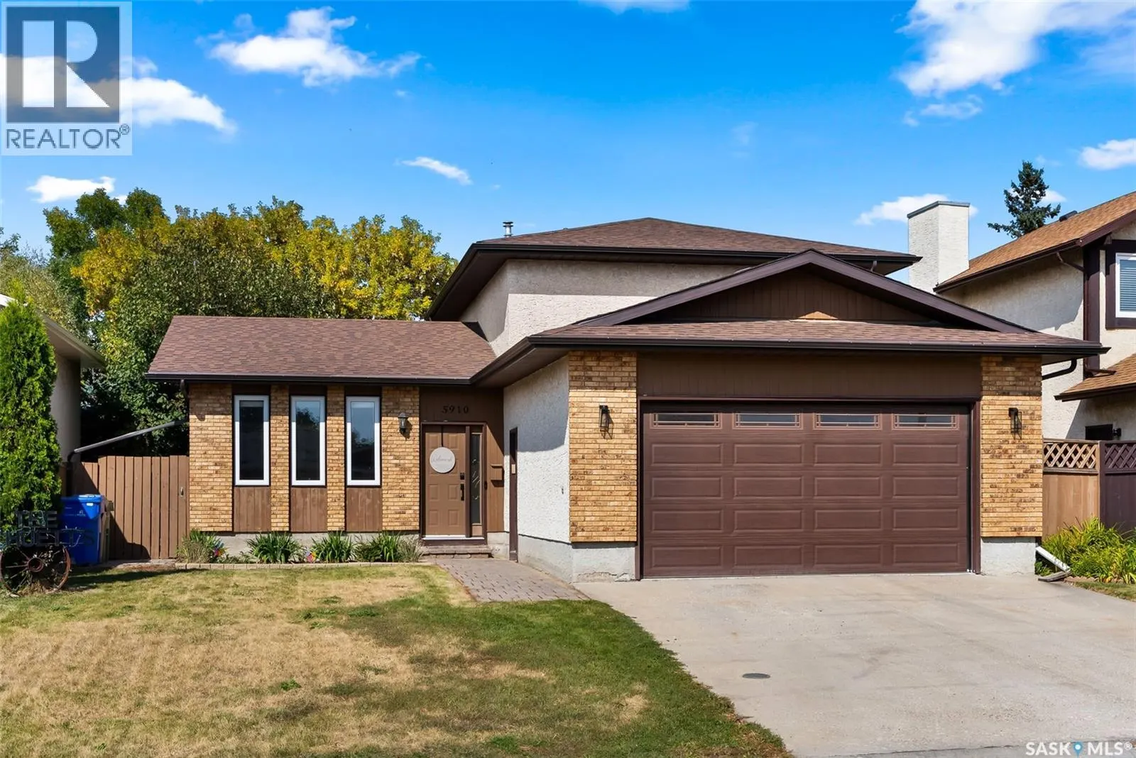 5910 Steele CRESCENT