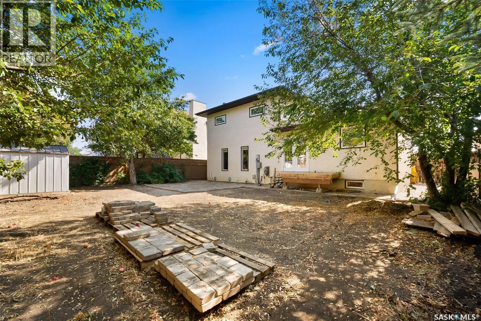 5910 Steele CRESCENT