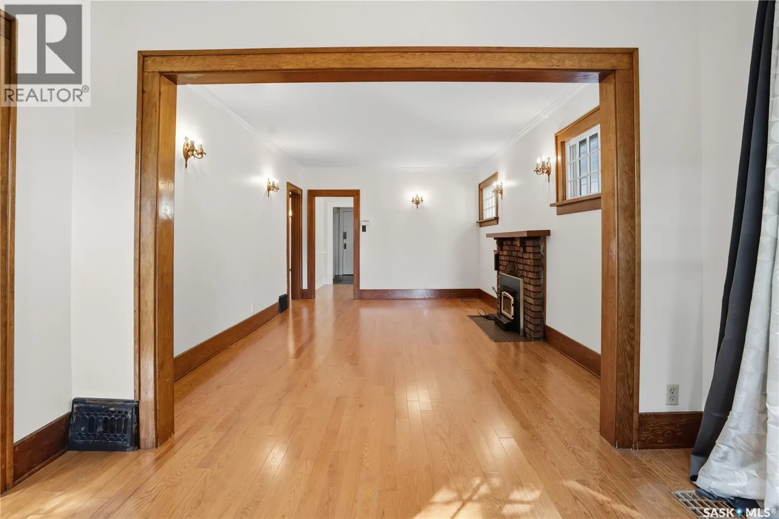3320 15th AVENUE
