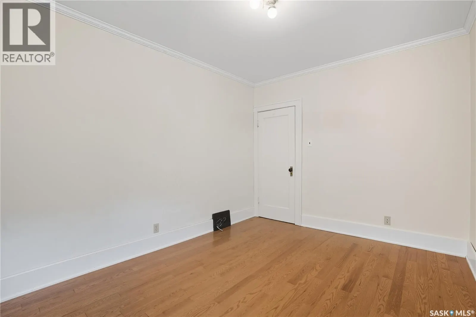 3320 15th AVENUE